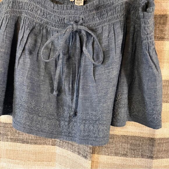 American Eagle Chambray Blue Crop Top Size Medium - Picture 2 of 7